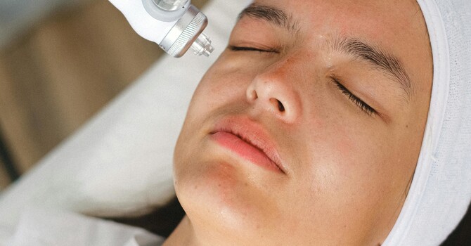 Rediscover Firm, Youthful Skin with Sinclair's Viora ST image